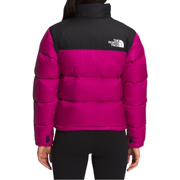 The North Face Women’s 1996 Retro Nuptse Jacket In Fuchsia Pink - Picture 13 of 13